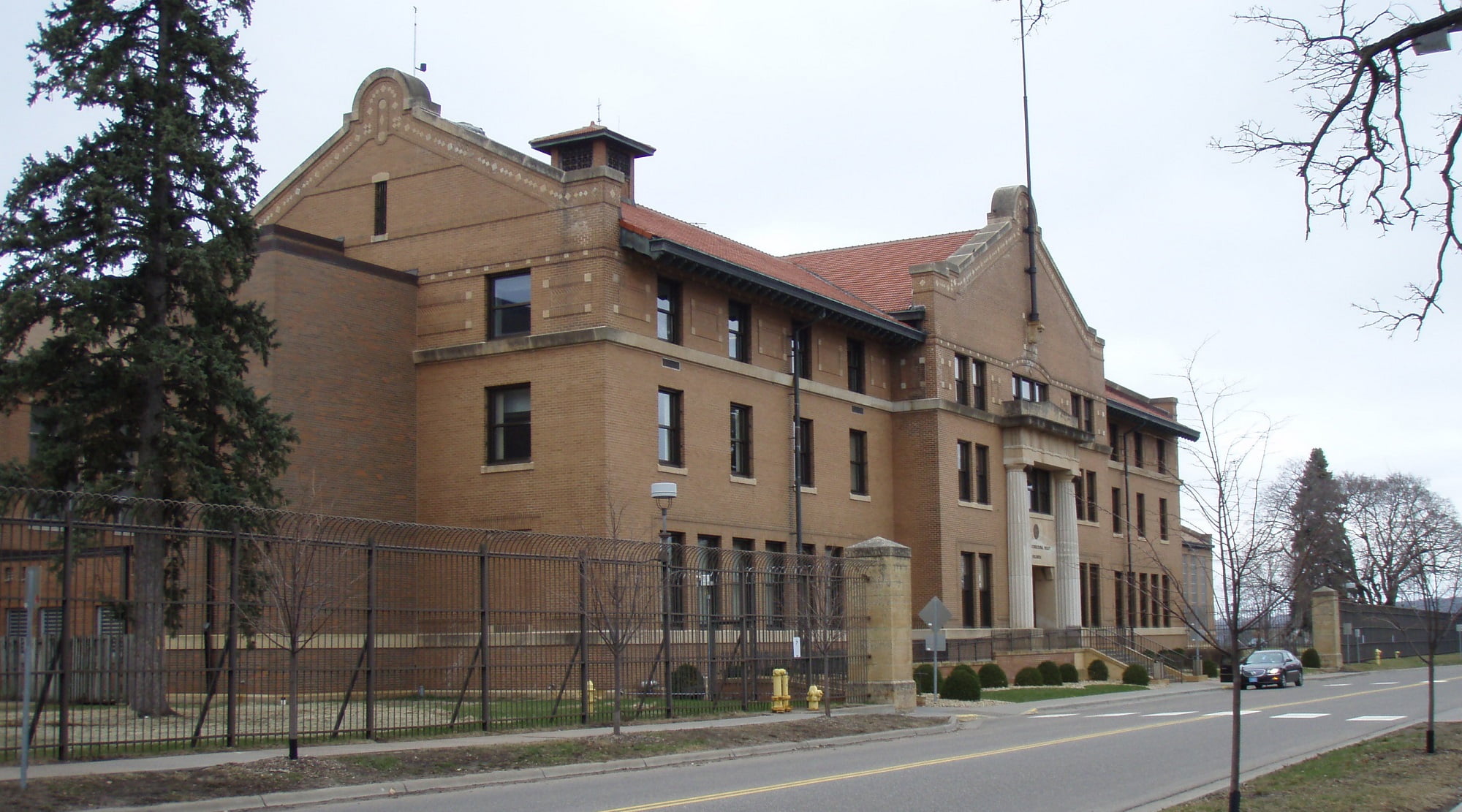 Minnesota prison on lockdown